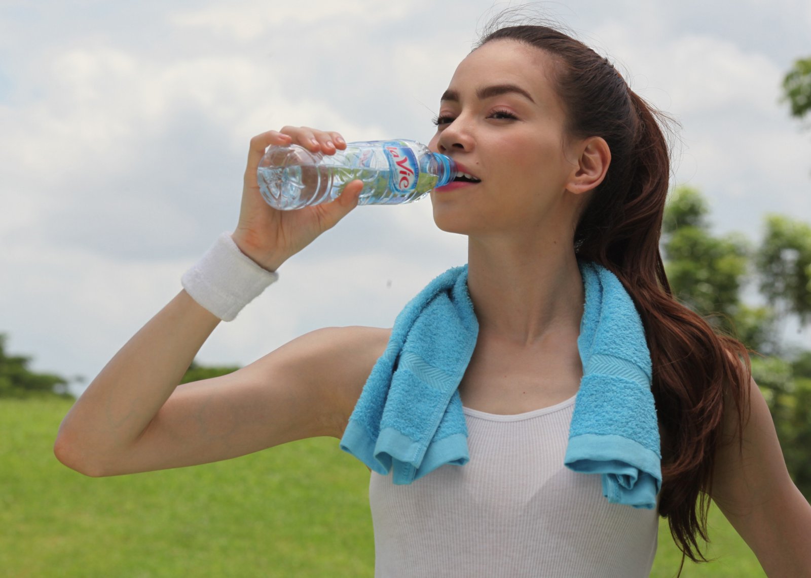 uống nước bổ sung khi tập chạy bộ