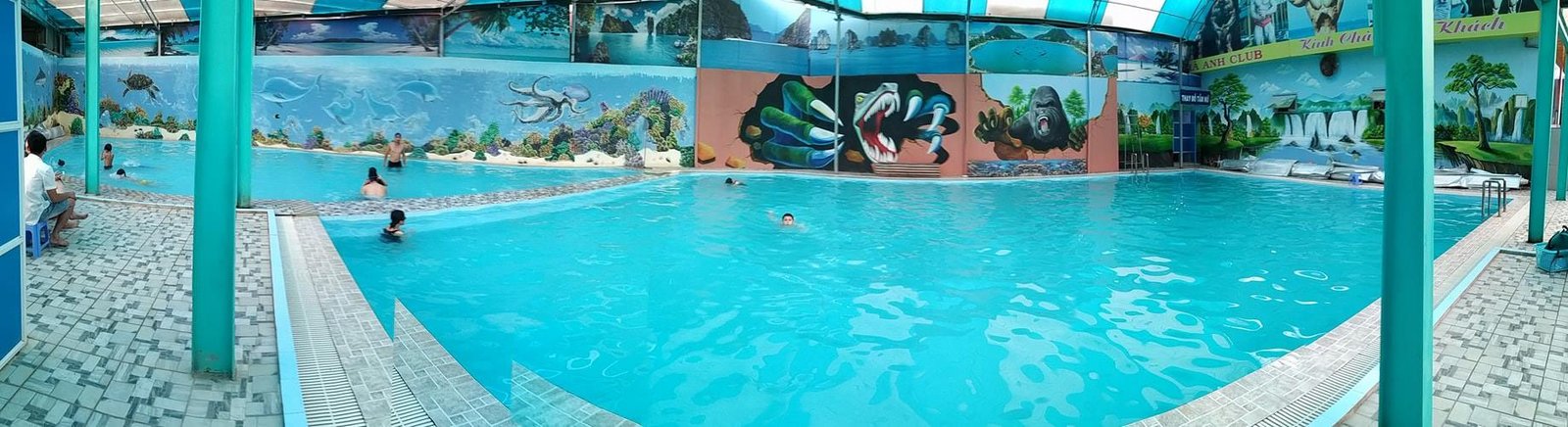 Bể bơi trong phòng gym tại thành phố Sơn La